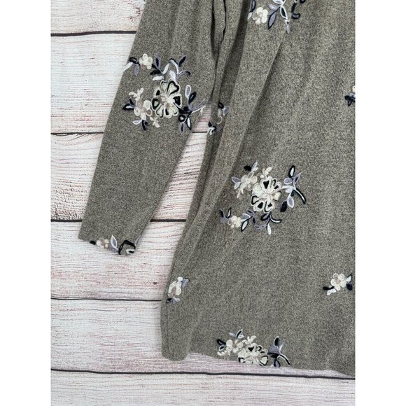 Fig and‎ Flower Anthropologie Floral Embroidered Cardigan Sweater Women's M Gray - Picture 7 of 13